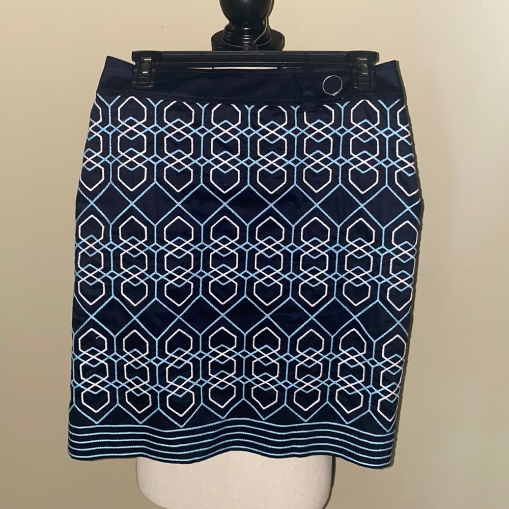 ANN TAYLOR NAVY SKIRT Geo Textured Embroidery